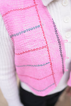 Lade das Bild in den Galerie-Viewer, Kantha Bae Weste
