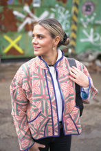 Načíst obrázek do prohlížeče Galerie, Bunda Kantha Short
