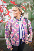 Lade das Bild in den Galerie-Viewer, Kurze Kantha-Jacke
