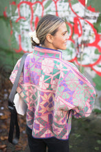 Lade das Bild in den Galerie-Viewer, Kurze Kantha-Jacke
