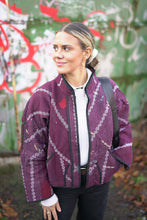 Načíst obrázek do prohlížeče Galerie, Bunda Kantha Short
