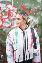 Lade das Bild in den Galerie-Viewer, Kurze Kantha-Jacke
