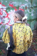 Lade das Bild in den Galerie-Viewer, Kurze Kantha-Jacke
