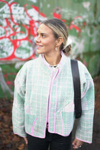 Načíst obrázek do prohlížeče Galerie, Bunda Kantha Short
