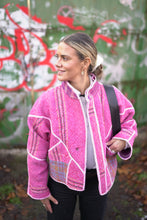 Načíst obrázek do prohlížeče Galerie, Bunda Kantha Short
