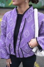 Lade das Bild in den Galerie-Viewer, Kurze Kantha-Jacke

