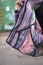 Lade das Bild in den Galerie-Viewer, Kurze Kantha-Jacke
