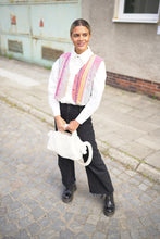 Lade das Bild in den Galerie-Viewer, Kantha Bae Weste
