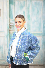 Lade das Bild in den Galerie-Viewer, Kurze Kantha-Jacke
