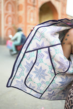 Lade das Bild in den Galerie-Viewer, Lange Kantha-Jacke
