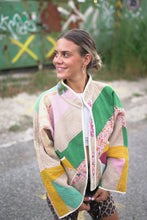 Načíst obrázek do prohlížeče Galerie, Bunda Kantha Short
