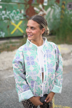 Načíst obrázek do prohlížeče Galerie, Bunda Kantha Short

