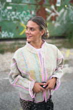 Načíst obrázek do prohlížeče Galerie, Bunda Kantha Short
