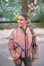 Lade das Bild in den Galerie-Viewer, Kurze Kantha-Jacke
