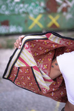 Lade das Bild in den Galerie-Viewer, Kurze Kantha-Jacke
