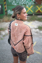Lade das Bild in den Galerie-Viewer, Kurze Kantha-Jacke
