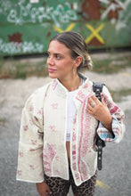 Lade das Bild in den Galerie-Viewer, Kurze Kantha-Jacke
