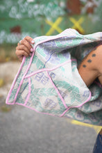 Načíst obrázek do prohlížeče Galerie, Bunda Kantha Short

