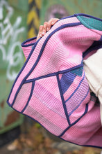 Lade das Bild in den Galerie-Viewer, Kurze Kantha-Jacke
