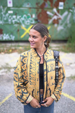 Načíst obrázek do prohlížeče Galerie, Bunda Kantha Short
