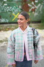 Načíst obrázek do prohlížeče Galerie, Bunda Kantha Short

