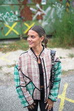 Načíst obrázek do prohlížeče Galerie, Bunda Kantha Short
