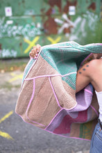 Lade das Bild in den Galerie-Viewer, Lange Kantha-Jacke
