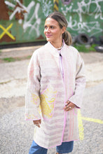 Načíst obrázek do prohlížeče Galerie, Bunda Kantha Coat
