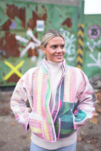 Načíst obrázek do prohlížeče Galerie, Bunda Kantha Short
