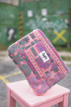 Načíst obrázek do prohlížeče Galerie, Kantha Laptop obal MacBook Air / Pro 13" - 14"
