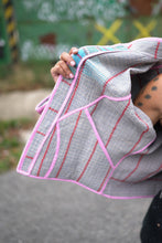 Lade das Bild in den Galerie-Viewer, Kurze Kantha-Jacke
