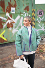 Lade das Bild in den Galerie-Viewer, Kurze Kantha-Jacke

