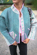 Lade das Bild in den Galerie-Viewer, Kurze Kantha-Jacke

