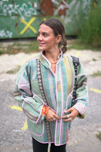 Lade das Bild in den Galerie-Viewer, Lange Kantha-Jacke
