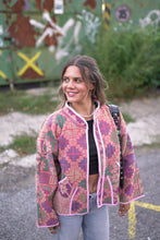 Lade das Bild in den Galerie-Viewer, Kurze Kantha-Jacke
