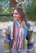 Lade das Bild in den Galerie-Viewer, Kurze Kantha-Jacke
