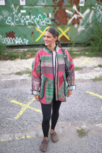 Lade das Bild in den Galerie-Viewer, Lange Kantha-Jacke
