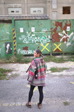 Lade das Bild in den Galerie-Viewer, Lange Kantha-Jacke
