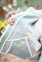Lade das Bild in den Galerie-Viewer, Kurze Kantha-Jacke

