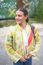 Lade das Bild in den Galerie-Viewer, Kurze Kantha-Jacke
