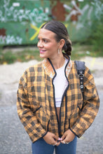 Lade das Bild in den Galerie-Viewer, Kurze Kantha-Jacke
