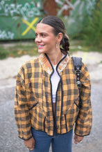 Lade das Bild in den Galerie-Viewer, Kurze Kantha-Jacke
