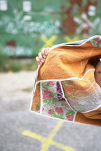 Lade das Bild in den Galerie-Viewer, Kurze Kantha-Jacke
