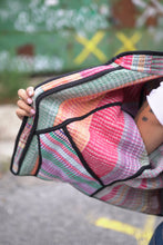 Lade das Bild in den Galerie-Viewer, Kurze Kantha-Jacke

