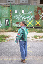 Lade das Bild in den Galerie-Viewer, Kurze Kantha-Jacke
