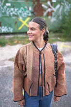 Lade das Bild in den Galerie-Viewer, Kurze Kantha-Jacke
