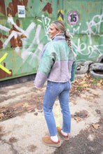 Lade das Bild in den Galerie-Viewer, Kurze Kantha-Jacke
