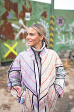 Načíst obrázek do prohlížeče Galerie, Bunda Kantha Long
