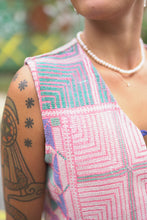 Lade das Bild in den Galerie-Viewer, Kantha Bae Weste
