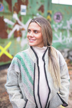 Načíst obrázek do prohlížeče Galerie, Bunda Kantha Short
